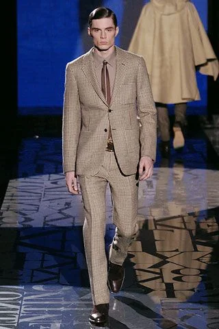 Look 16
